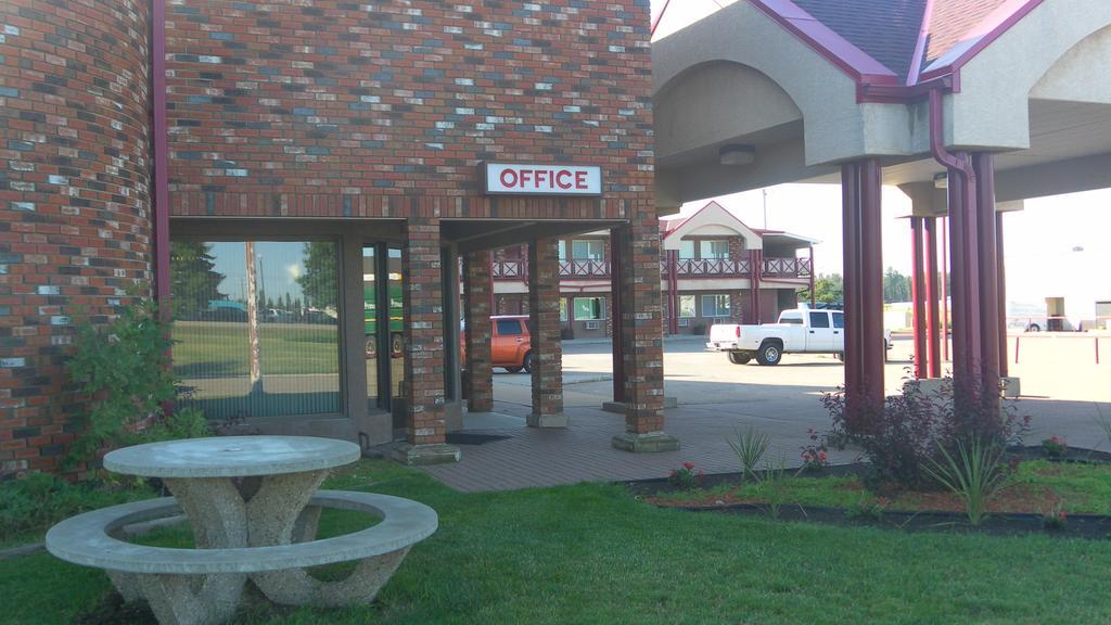 Stampeder Inn Ponoka Eksteriør bilde